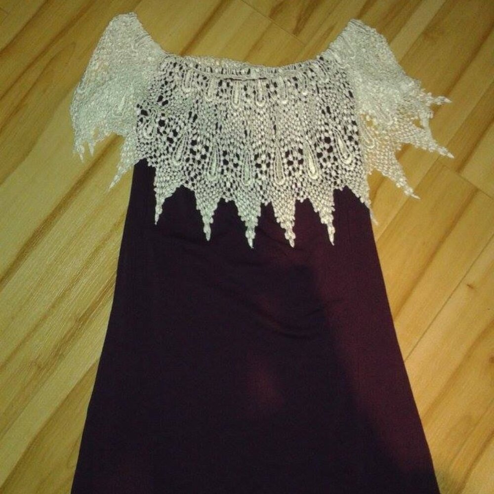 Jersey and lace tunic